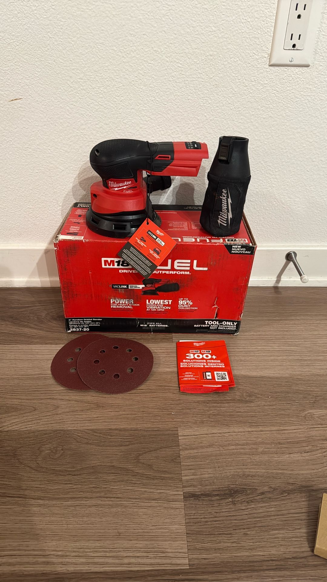 Milwaukee M18 18V Lithium-Ion Brushless Cordless FUEL 5 in. Random Orbit Sander (Tool-Only)