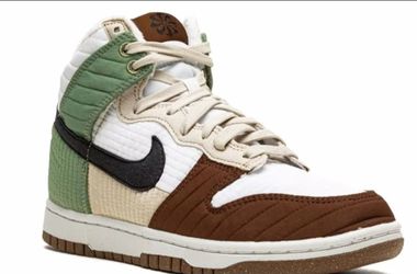 Nike Junior/Women Size 6.5 WMNS Dunk High Toasty