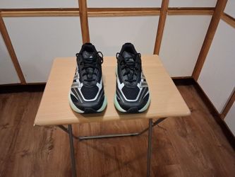 Men's Adidas Lightblaze Glow Size 10 brand new black silver metallic