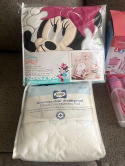Disney Baby Minnie Mouse 3-Piece Crib Set & Sealy Mattress Pad