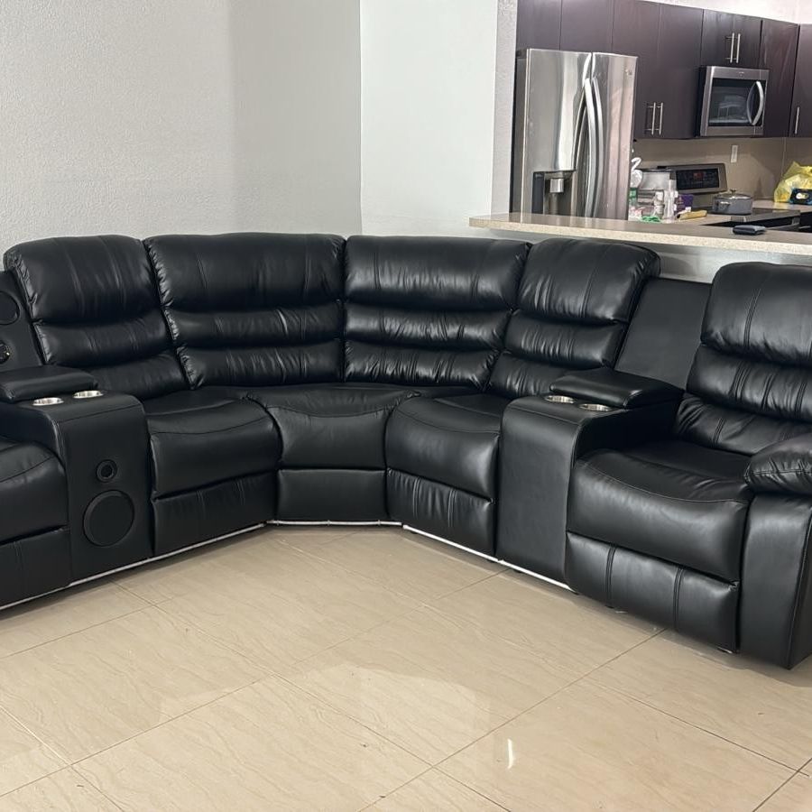 Recliner Sectional Sofa/ Sofá Seccional Reclinable 