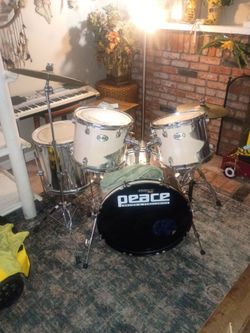 Peace & percussion