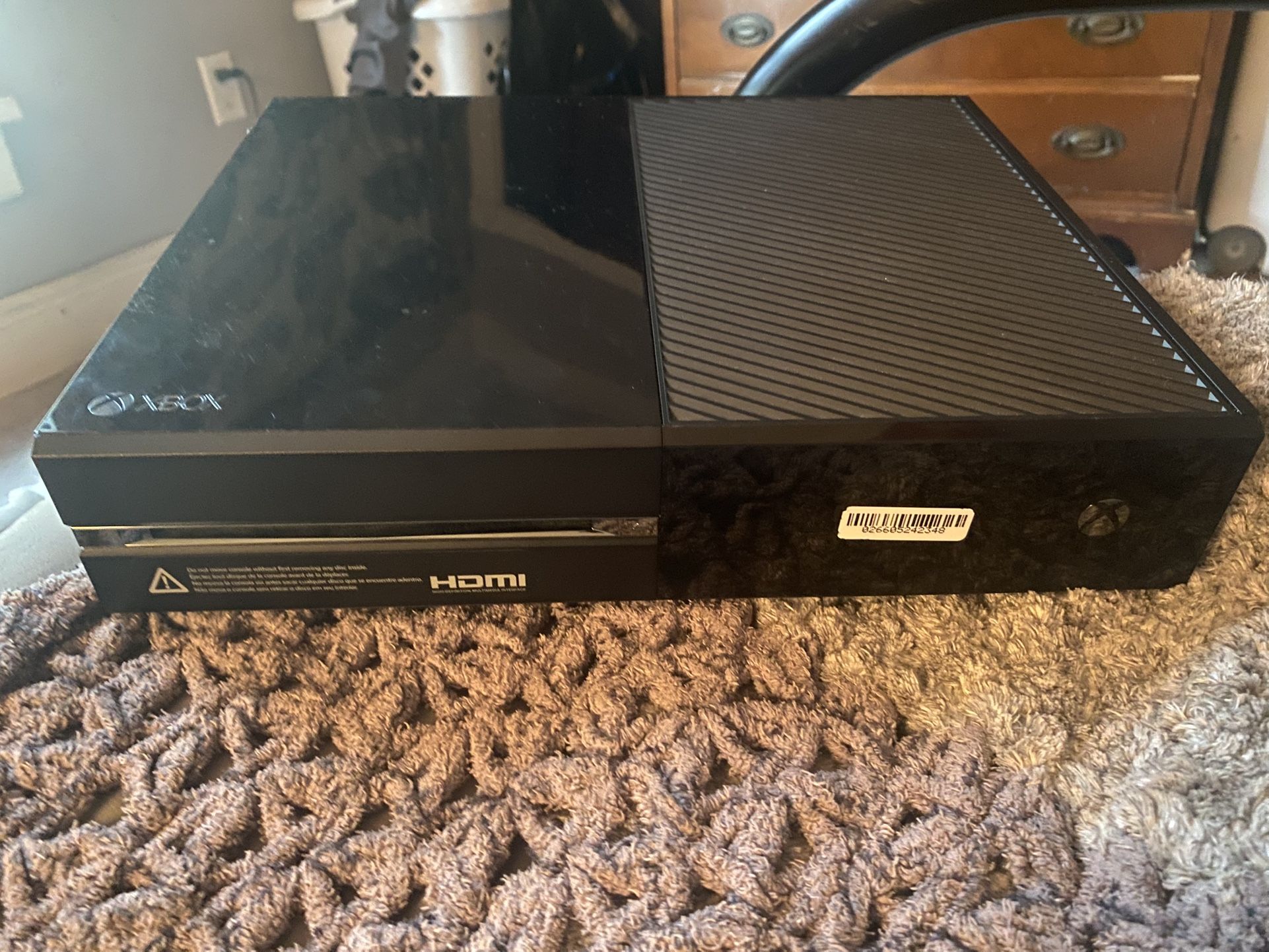 Xbox One (with Controller)