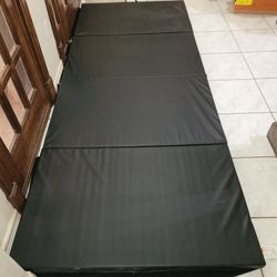 Exercise floor mat 10x4x2
