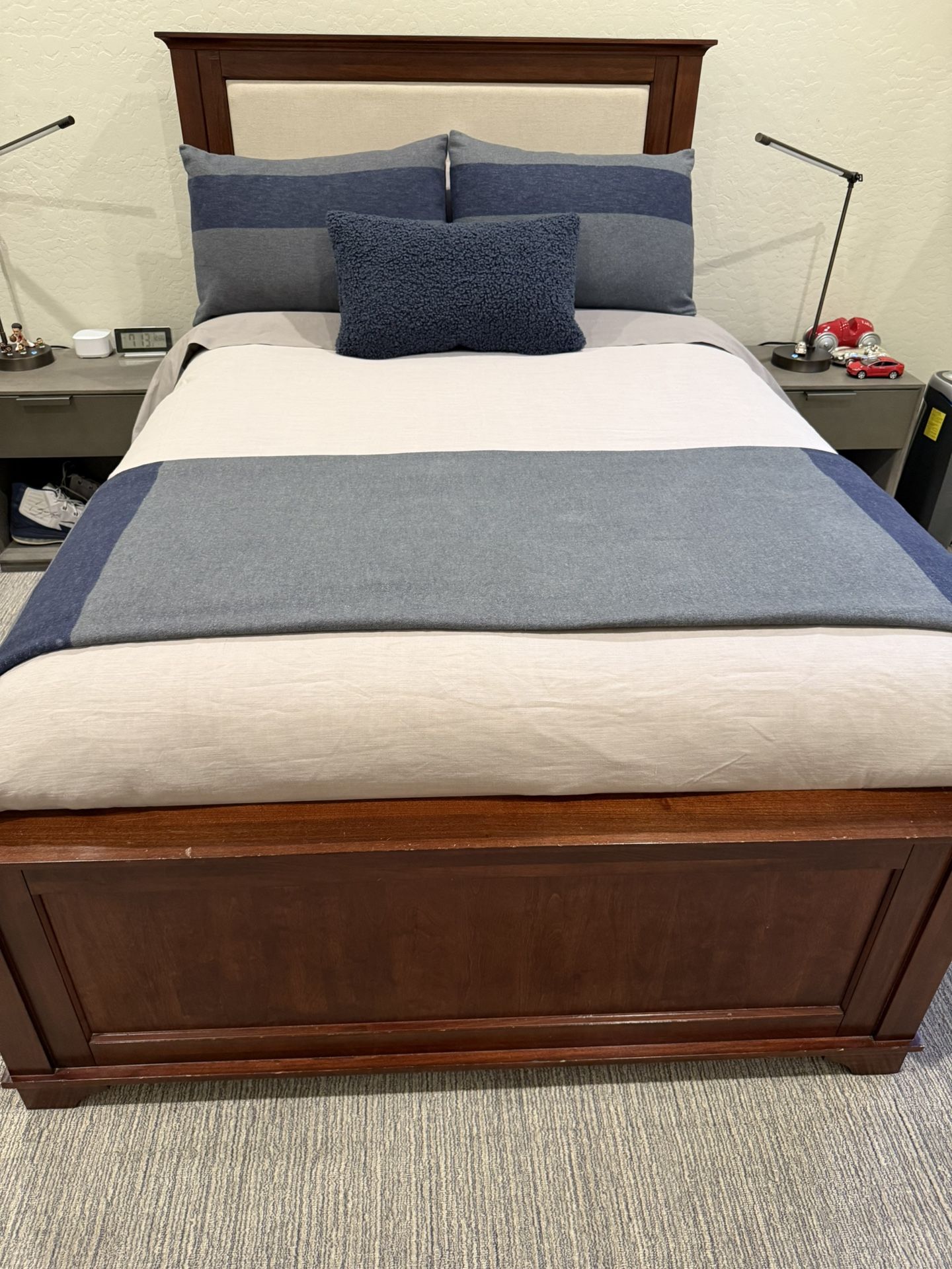 Potterybarn Full Solid Wood Bed