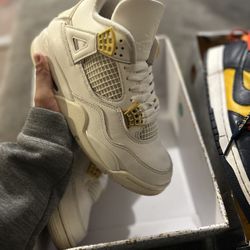 Metallic Gold 4s