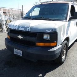 2004 Chevy Express 1500 Van