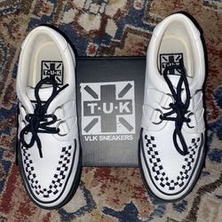 Tuk Shoes