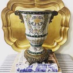 Rare Vintage 12” H Chinese Export Porcelain Floral Crackle Vase (Base Attached)