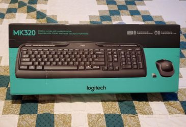 New Logitech MK320 Wireless Keyboard and Mouse