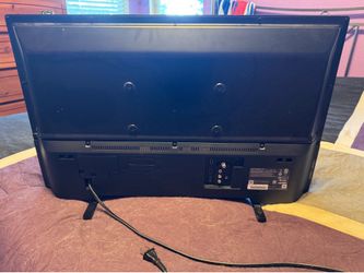 32”  Phillips Roku TV