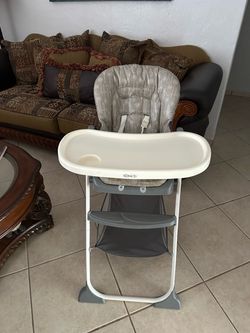High chair Graco