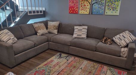 Sectional couch