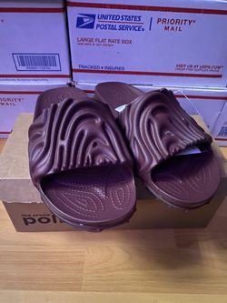 Crocs Size 9 