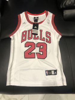 🐐READING IS 🔑🐐$40 FIRM🐐WOMANS 🐐SIZE: SMALL ONLY🐐MEET IN SW BAKERSFIELD🐐