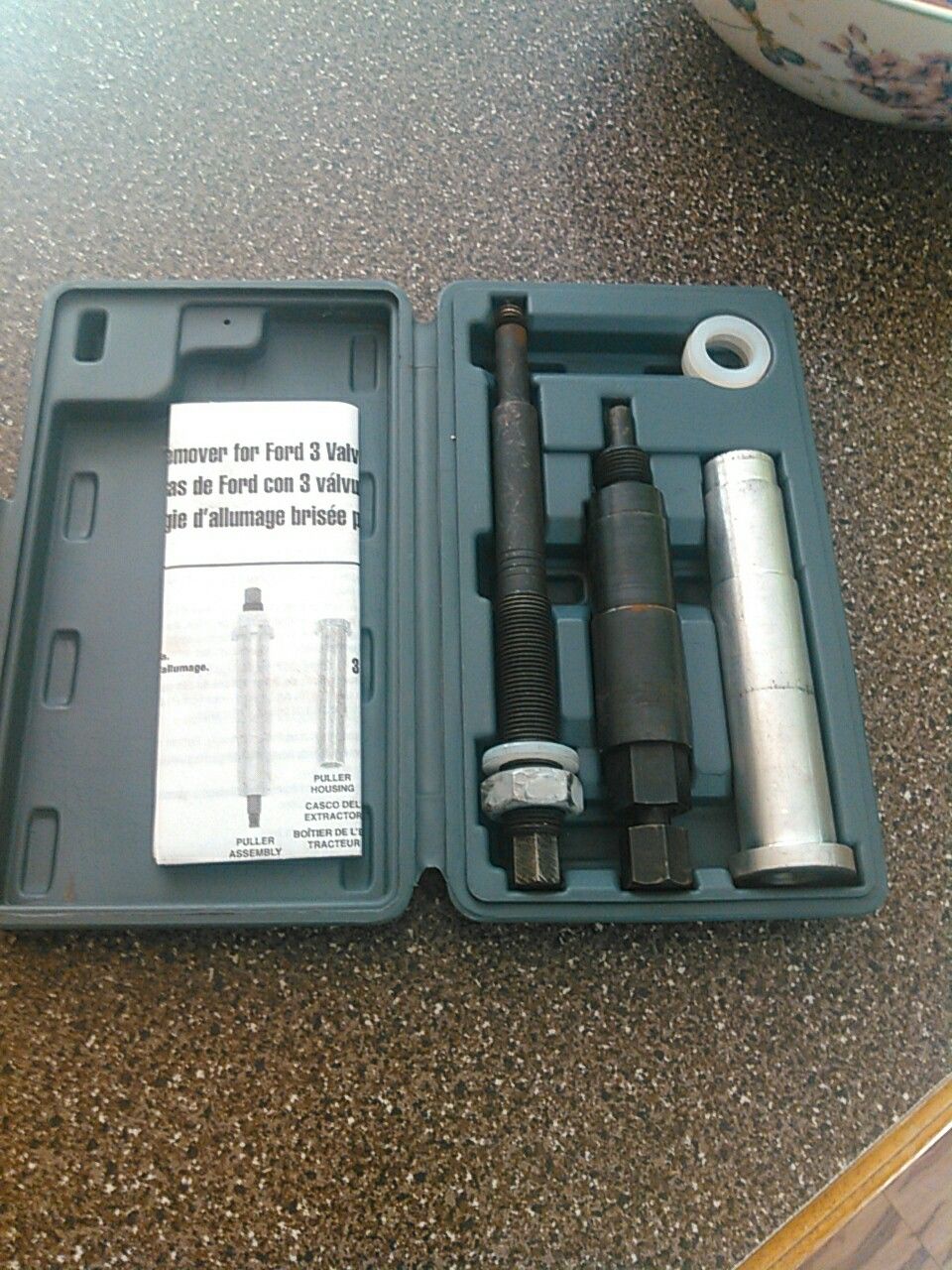Lisle broken spark plugs and remover