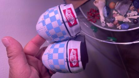 Disney vans never worn