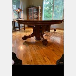 With Leaves Antique Oak Round Pedestal Dining Table 