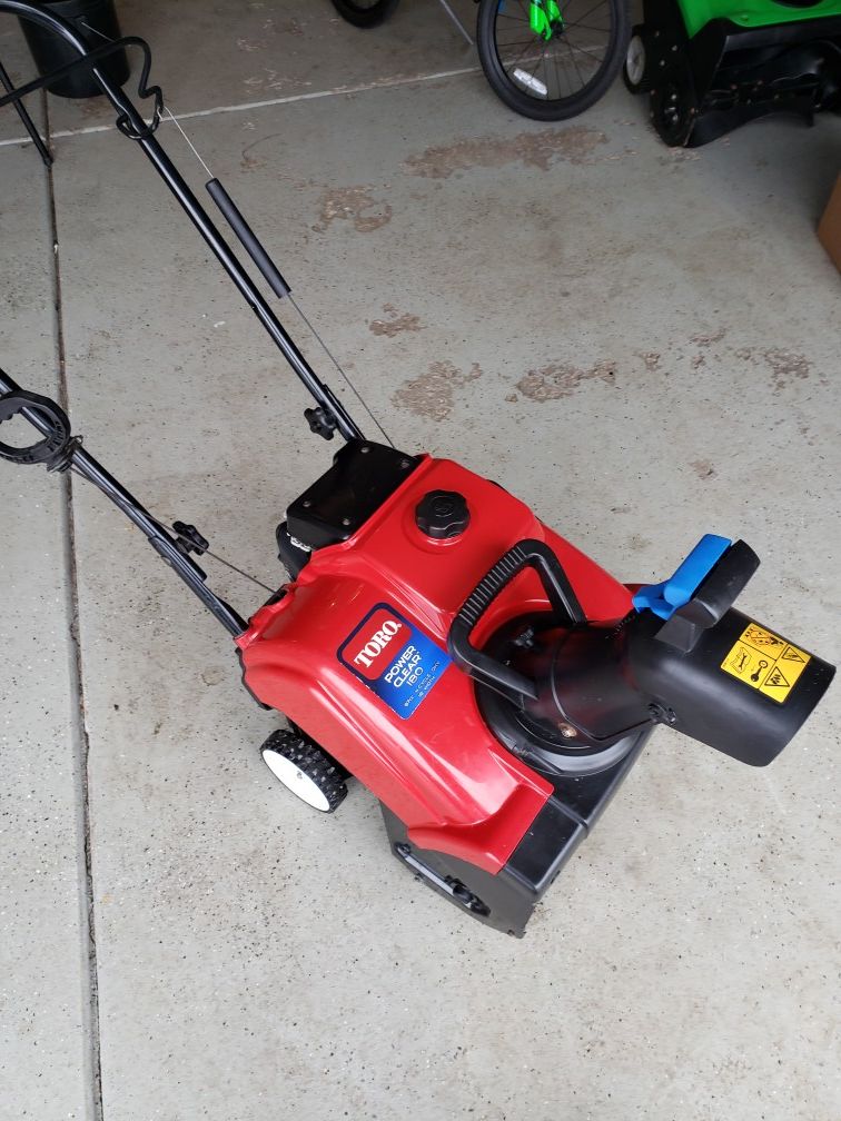 Toro Power Clear 180 Snow Blower