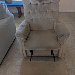 Beige Lazy Boy Type Chair 