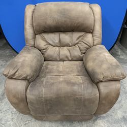 No power cord or remote power recliner accent chair. Doesn’t recline w/o. Unknown working order, came from estate. Needs cleaning 