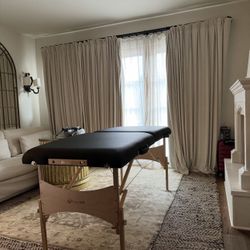 Earthlite Portable Massage Table 