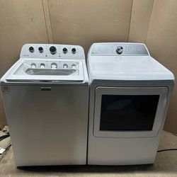 Maytag XL Washer And Gas Dryer 