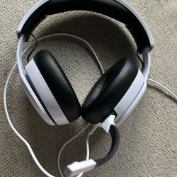 Captain 300 Wired Headphones