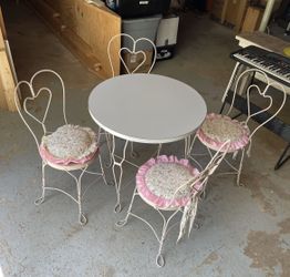 Ice Cream Parlor Table & Chairs