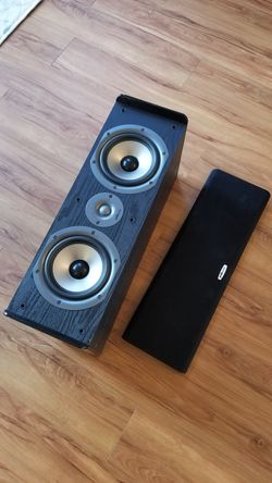 Polk Audio CS20 center channel speaker with big sound!