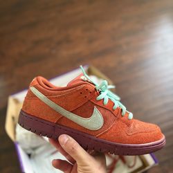 Size 10 Nike SB Dunk Low Pro PRM Mystic Red Emerald Rise DV5429-601 Men's Size 10