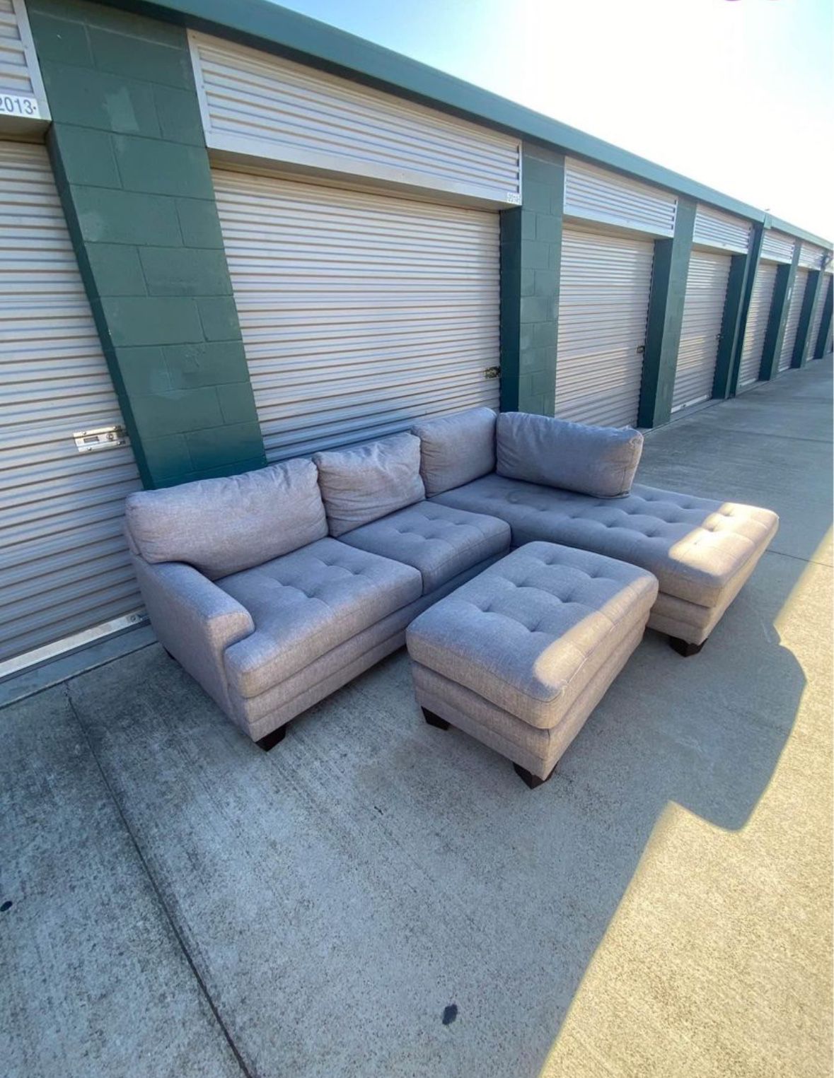 Free Delivery!! Grey Sectional Couch with Ottoman