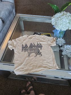 Sz M TSHIRT WOMEN M /DEF LEOPARD 