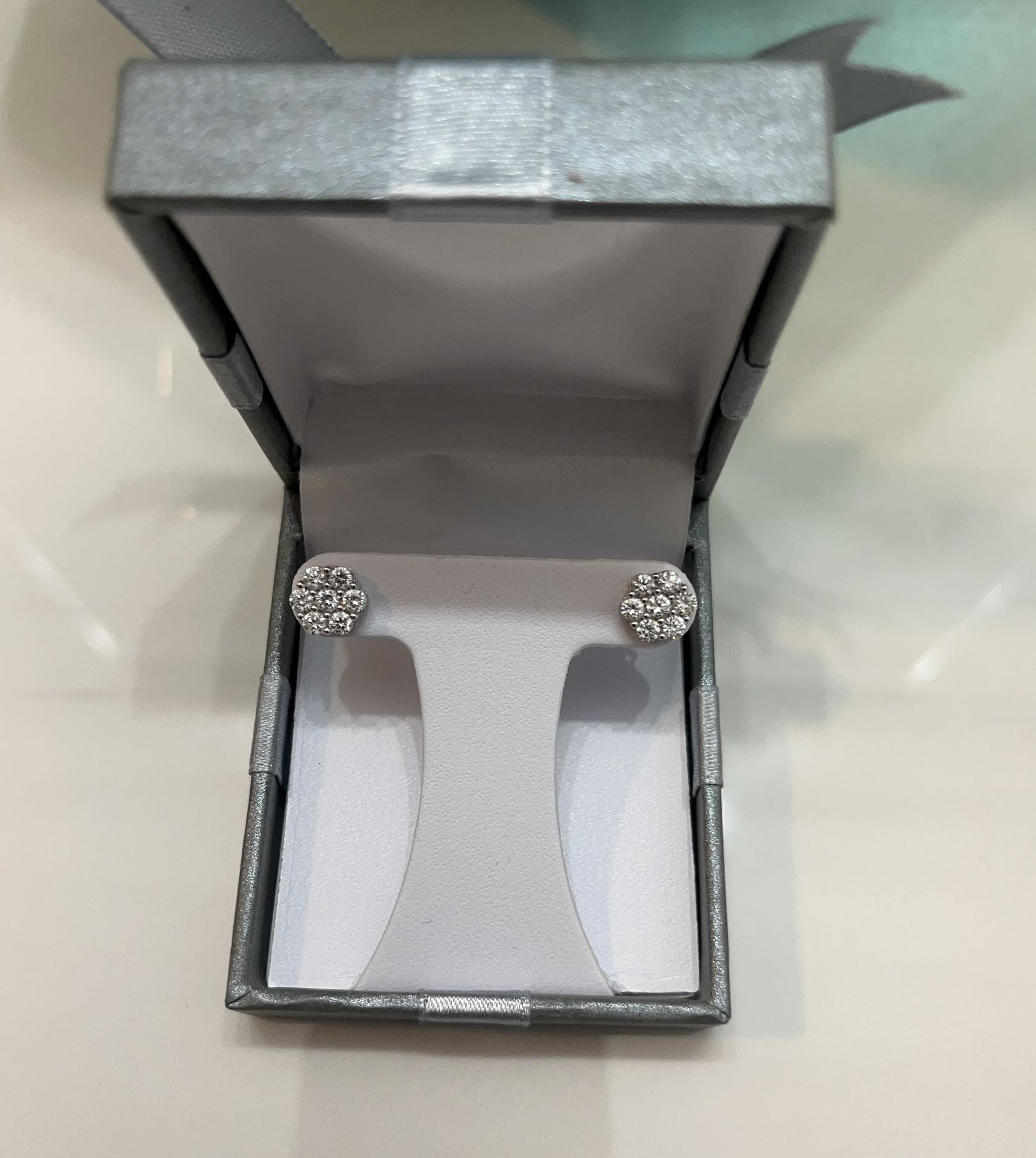 Floral-inspired 1CTW lab-grown diamond studs—bright,luxurious & unforgettable.