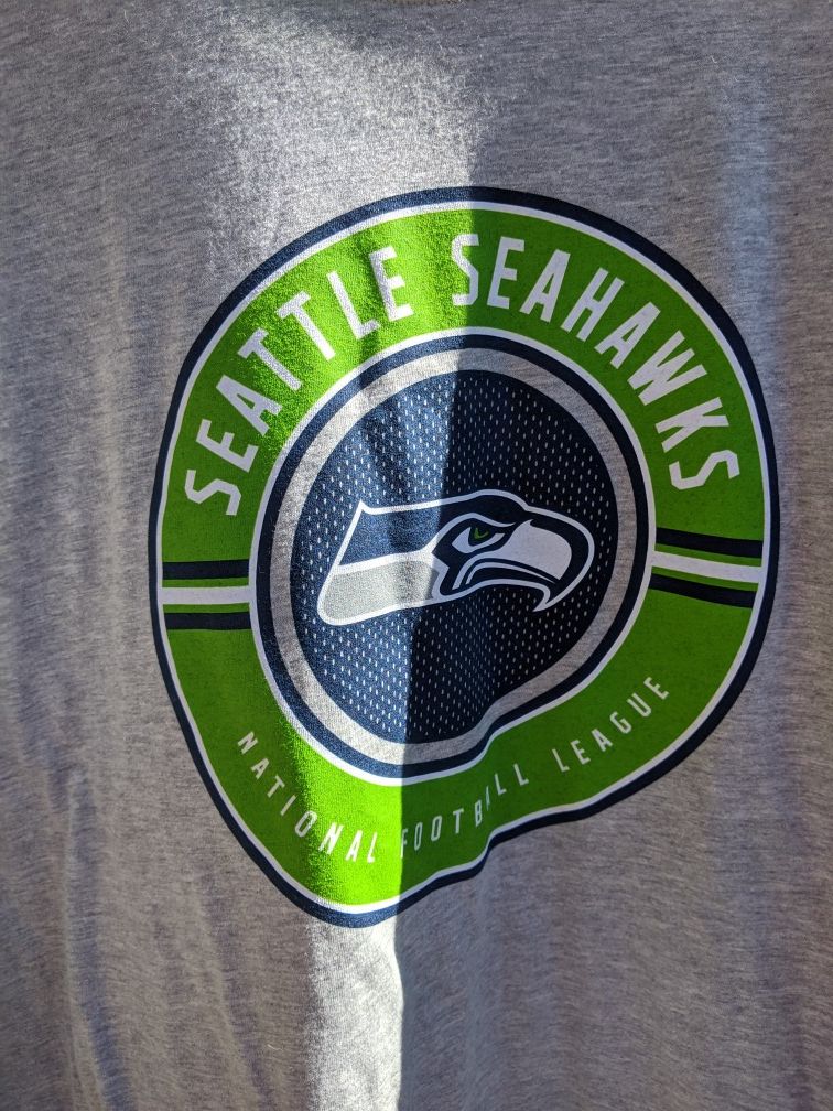 New seatle Seahawks sizeM