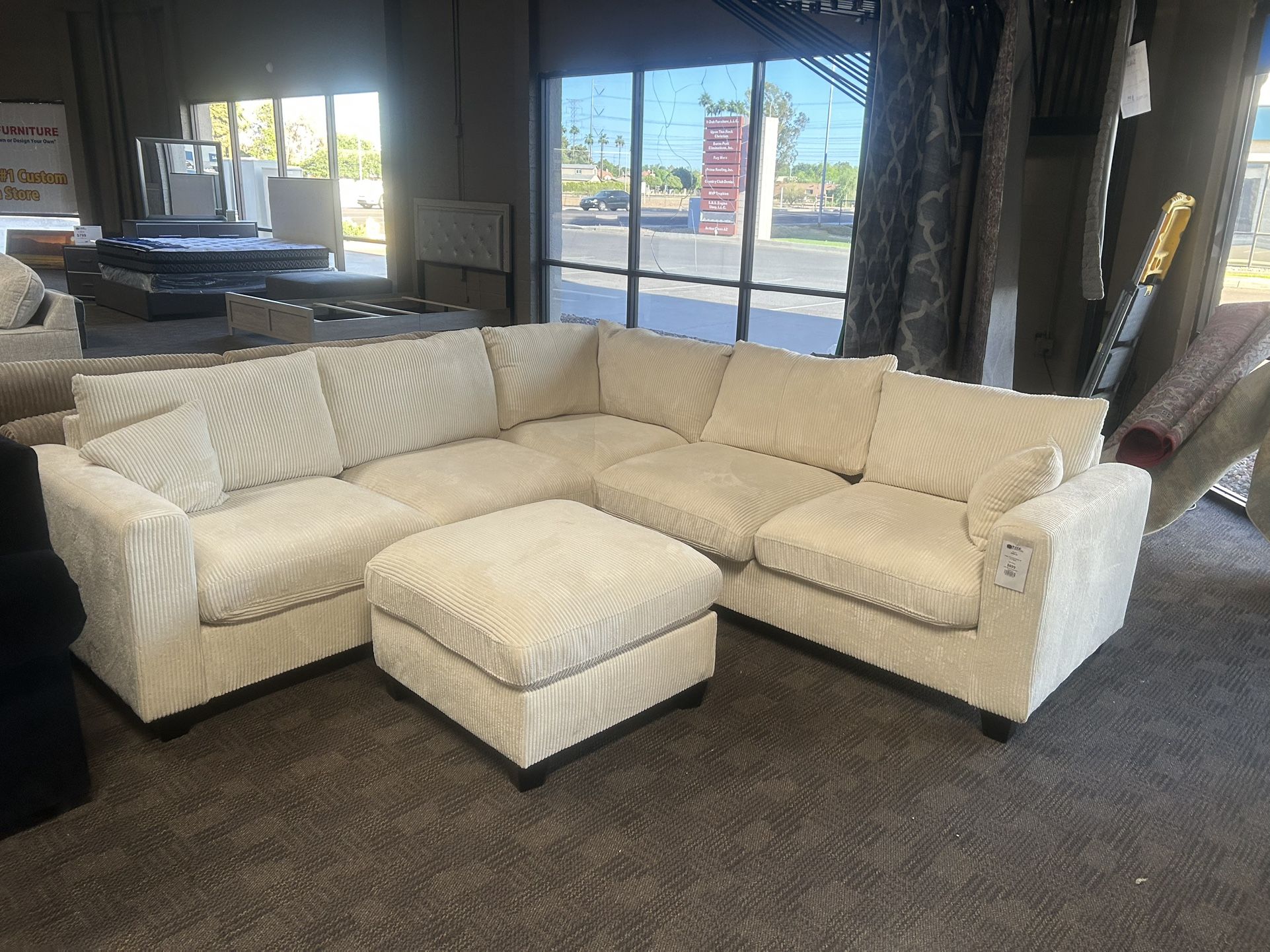 Cream Sectional w/ Ottoman