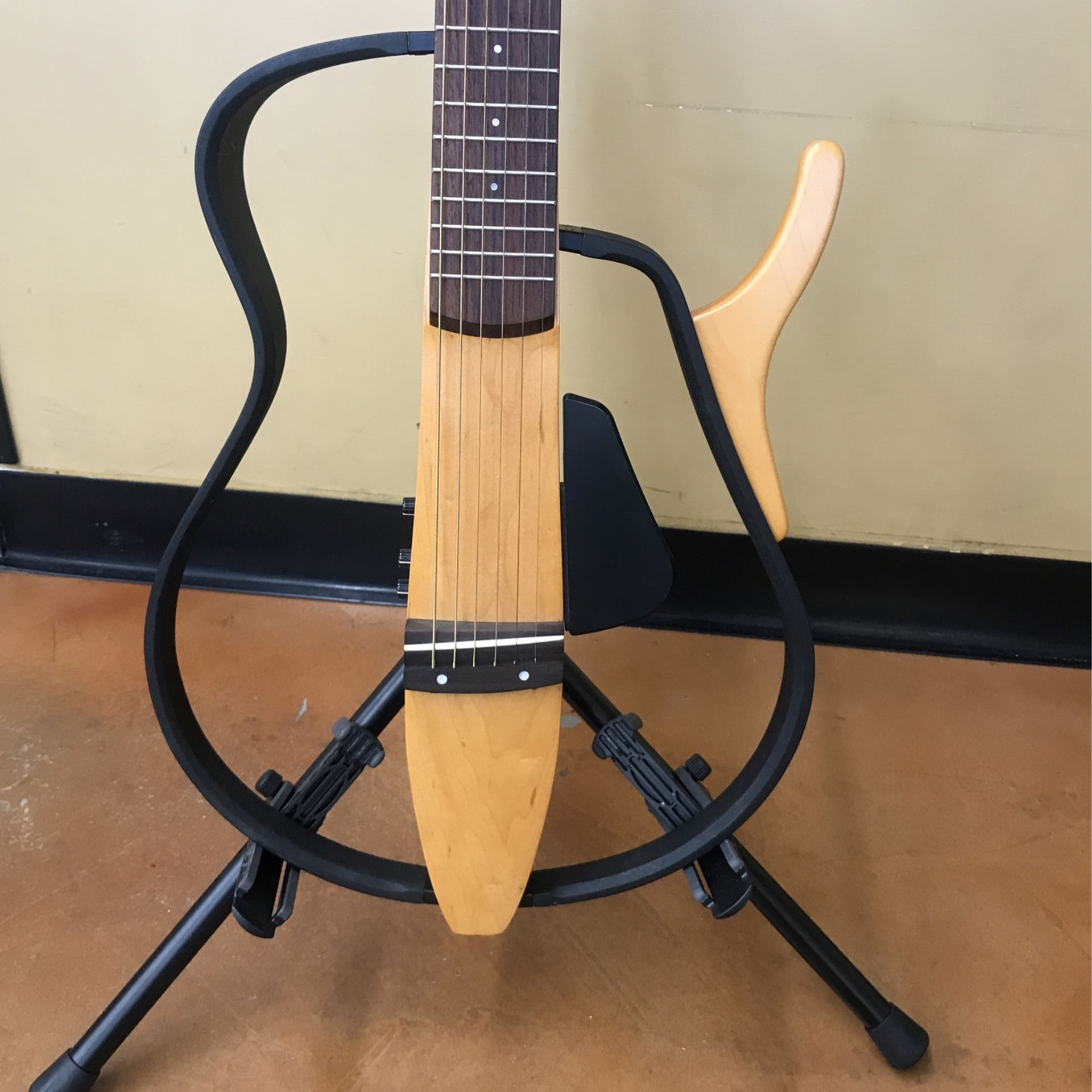 Yamaha SLG100S Silent Guitar Natural Electric With Case Travel Guitar