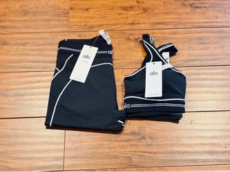 Alo heartthrob yoga set size x/s small and medium available