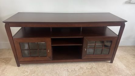 Media center tv stand