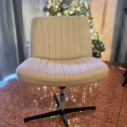 Wide Comfy Chair