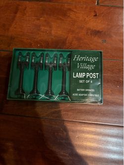 Department 56 Heritage Village Lamp Post Set of 4 #5996-0 New in Box
