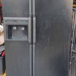 Amana Refrigerator Freezer