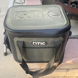 RTIC COOLER Soft Sided 30 