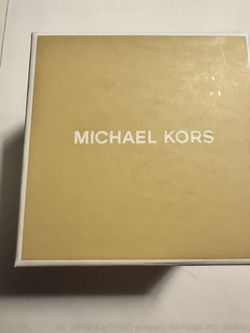 New Micheal Kors Necklace 