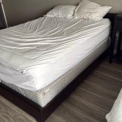 Queen Bed 