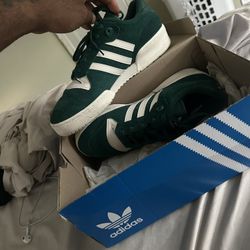 Men’s Adidas Size 10 