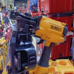DEWALT 15 COIL ROOFING NAILER  USED