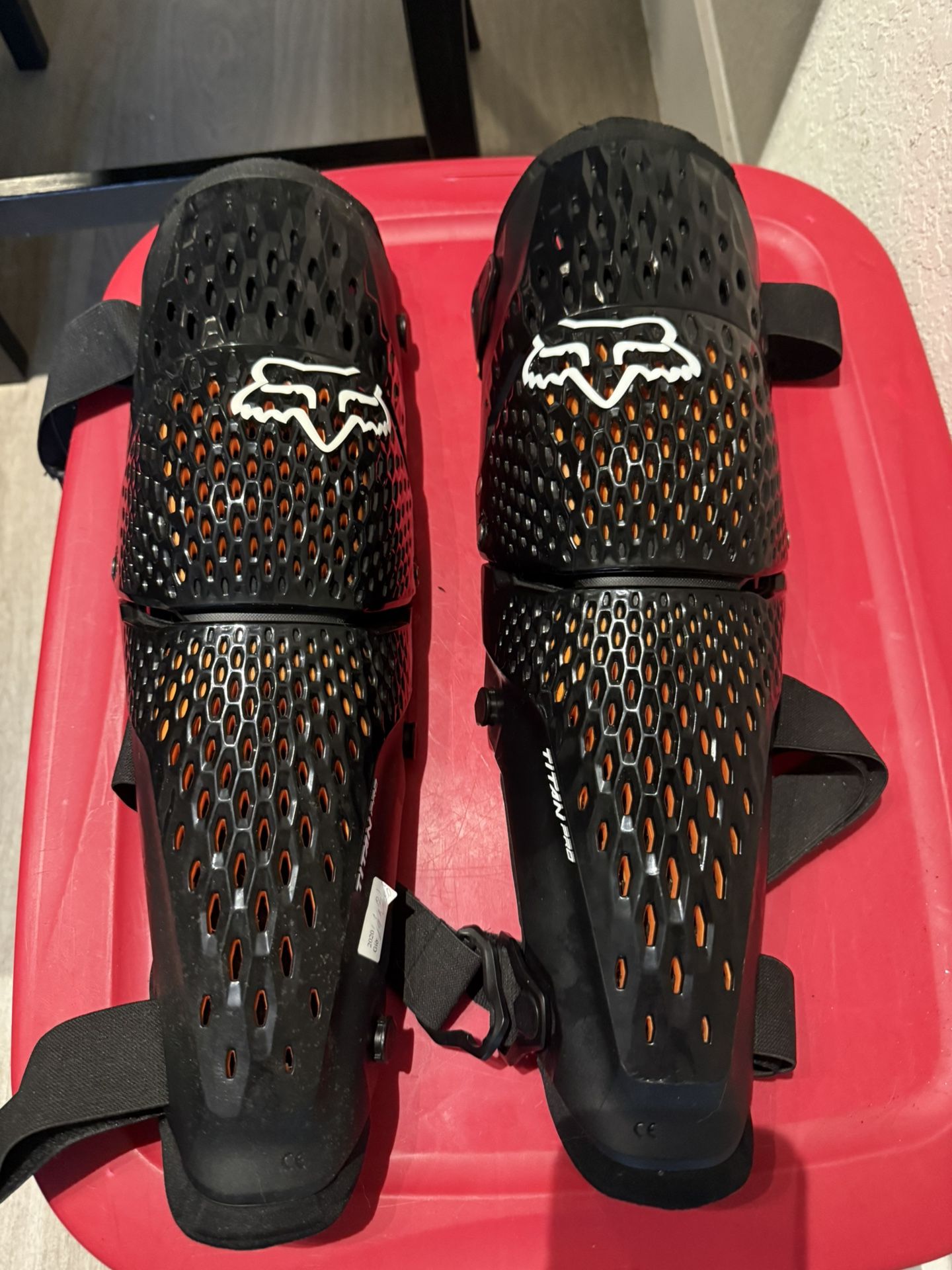 Knee Pads Fox Titan D3