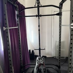 Lat Pulldown/squat Rack