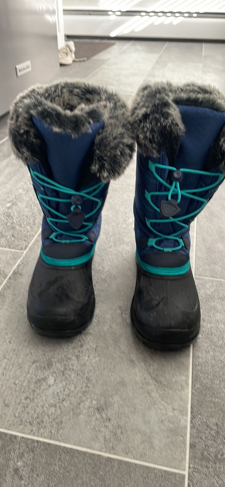 Kamik Girls Winter Boots Size 6